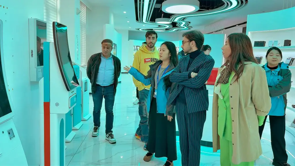 kiosk manufacturers 14 1024x576.jpg