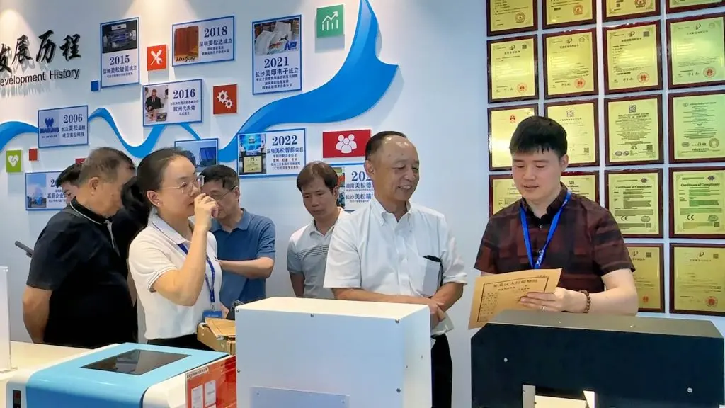 kiosk manufacturers 15 1024x576.jpg